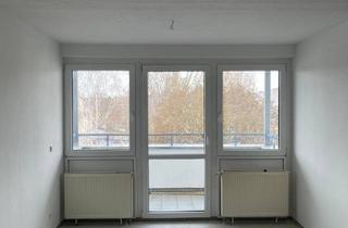 Wohnung kaufen in 99947 Bad Langensalza, Großzügige 4- Raum Wohnung mit Balkon in Bad Langensalza zu vermieten