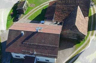 Haus kaufen in 94530 Auerbach, Zweifamilienhaus in ruhiger Randlage von Auerbach - Teilsaniert