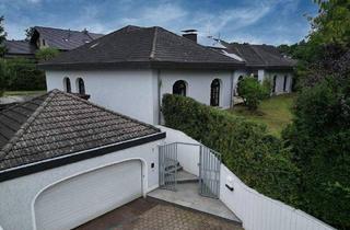 Einfamilienhaus kaufen in 34369 Hofgeismar, Hofgeismar - Großzügiges Wohnen mit Wellness-Bereich in ruhiger Ortsrandlage von Hofgeismar-Schöneberg