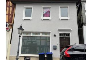 Mehrfamilienhaus kaufen in 34576 Homberg, Homberg (Efze) - Kernsaniertes Mehrfamilienhaus zentral in Homberg (Efze)