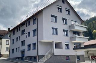 Wohnung kaufen in 75339 Höfen, Höfen an der Enz - Stilvoll renovierte 5,5 Zimmer-Wohnung mit Doppel-Carport