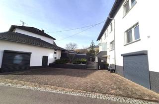 Haus kaufen in 67734 Katzweiler, Katzweiler - Wohnen für zwei Generationen: Poolbereich mit Außenbar & barrierefreiem EG