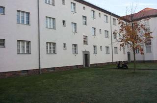 Wohnung kaufen in Otto Franke Straße 11, 12489 Adlershof, Vermietete 2 Zimmer Eigentumswohnung