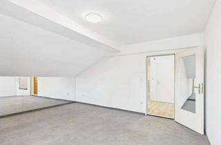 Wohnung mieten in 82008 Unterhaching, Sofort beziehbare 2-Zimmer Dachgeschoss Wohnung
