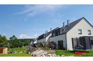 Haus mieten in 08451 Crimmitschau, Sparen Sie bis zu 30% Energiekosten // RH / Whg. in Crimmitschau, Bebelstraße/inkl. Kaminofen