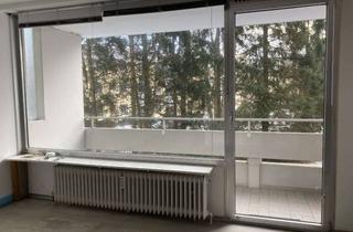 Wohnung kaufen in 82256 Fürstenfeldbruck, Von Privat! Freies 1-Zimmer Apartment ca. 36 m² 1. OG, Bj. 1971, großer Balkon, Aufzug, Keller