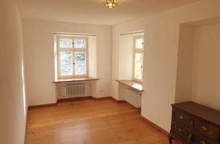 Wohnung mieten in Alte Pfarrhofstraße, 84431 Rattenkirchen, Charmante 2-Zimmer Wohnung (74m²) im EG, komplett renoviert, denkmalgeschütztes Gebäude