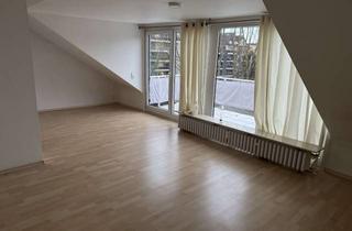 Wohnung mieten in Moltkeplatz, 47799 Cracau, Wohnung mit Balkon und eigenem Aufgang und begehbares Dachgeschoss als Nutzraum im Bismarckviertel