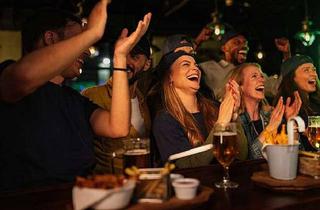 Gastronomiebetrieb mieten in 65183 Wiesbaden, Vielseitige Gastrofläche für Irish Pub oder Sportsbar in Wiesbaden