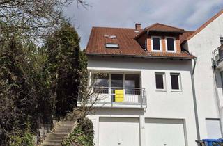 Reihenhaus kaufen in 65520 Bad Camberg, Gemütliches Reihenendhaus am Waldrand gelegen - mit Balkon, Terrasse, Garten und 2 Garagen