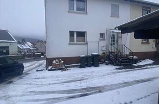 Doppelhaushälfte kaufen in 67753 Rothselberg, Doppelhaushälfte mit Carport auf überschaubarem Grundstück