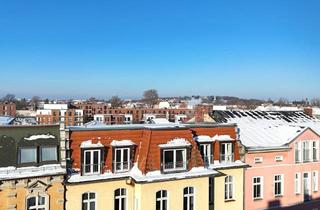 Wohnung kaufen in 14776 Brandenburg, Über den Dächern der Stadt – Dachgeschosswohnung mit ca. 170 m² Wohnfläche und 36 m² Dachterrasse