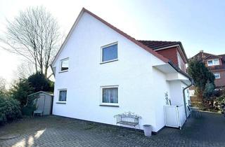 Wohnung kaufen in 27777 Ganderkesee, Große Dachgeschosswohnung mit eigenem Eingang im ZFH