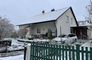 Wohnung mieten in Lindenstraße, 89291 Holzheim, Helle 2-Zimmer Dachgeschosswohnung mit Balkon in Holzheim