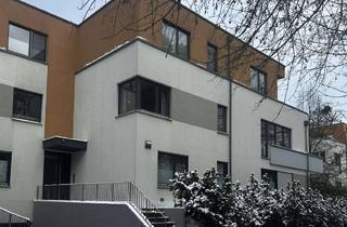 Wohnung mieten in 14109 Wannsee, Großzügig geschnittene Familienwohnung mit großer Terrasse ***EBK***GästeWC mit Dusche***