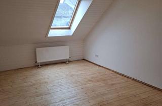Wohnung mieten in Marienstr. 22, 67063 Ludwigshafen, Gemütliche 2-Zi.-Dachgeschosswohnung ab sofort zu vermieten
