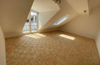 Wohnung mieten in 82152 Krailling, Überzeugende Dachgeschosswohnung: 2 Zimmer + Küche samt EBK – in ruhiger Lage! Würmnähe