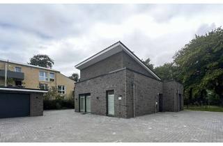 Villa kaufen in 24537 Böcklersiedlung, RESERVIERT! Unternehmervilla - Wohnen und separates Büro unter einem Dach