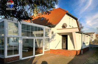 Einfamilienhaus kaufen in 15320 Neuhardenberg, Neuhardenberg bei Berlin – Einfamilienhaus mit Wintergarten, Doppelgarage und großem Grundstück