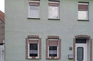 Haus kaufen in 06429 Nienburg, Wohnen zentral an der Schule mit tollem Außenbereich!