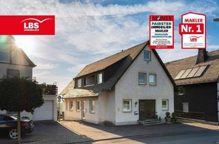 Einfamilienhaus kaufen in 59581 Warstein, Warstein - Großzügiges EFH mit Garten, Balkon und Einliegerwohnung