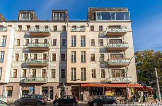 Wohnung kaufen in Kopernikusstraße 18, 10245 Berlin, Berlin - Beeindruckende Altbauwohnung mit Süd-Balkon und Aufzug im Simon-Dach-Kiez