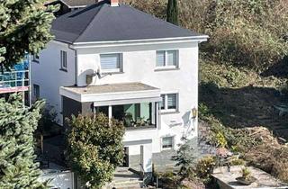 Wohnung mieten in 53545 Ockenfels, Großzügige Altbauwohnung mit Wintergarten und EBK