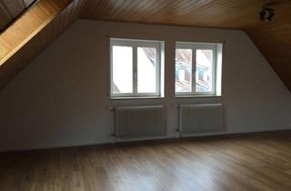 Wohnung mieten in Eisenbahnstrasse, 79585 Steinen, Erstbezug nach Sanierung: freundliche 3-Zimmer-Dachgeschosswohnung mit Einbauküche in Steinen