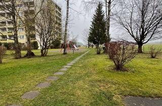 Wohnung mieten in Werner-Von-Siemens-Straße, 87471 Durach, Modernisierte 1-Raum-Wohnung mit Balkon, traumhafter Aussicht und Einbauküche in Durach