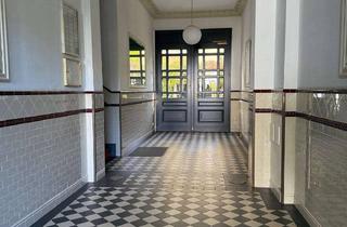 Wohnung kaufen in Kurfürstendamm, 10711 Grunewald, 3 Zimmer Dachgeschosswohnung in guter Lage unweit Kurfürstendamm ( bezugsfrei )