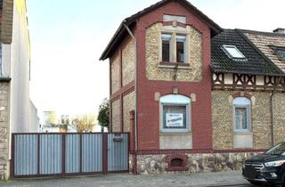 Einfamilienhaus kaufen in Ernst-Ludwig-Str. 67, 55597 Wöllstein, Freistehendes Einfamilienhaus mit großem Grundstück