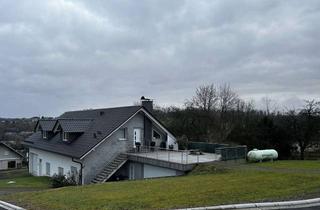 Wohnung mieten in 51597 Morsbach, Großzügige 3-Zimmer Dachgeschosswohnung ohne weitere Wohneinheiten mit Terrasse und Garten