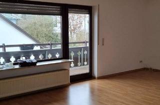 Wohnung mieten in Hahnenrückstraße 46, 55743 Idar-Oberstein, Ansprechende 4-Zimmer-DG-Wohnung mit großem Balkon in I.-O./Göttschied