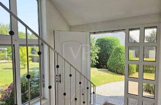 Einfamilienhaus kaufen in 61250 Usingen, Usingen - Für Naturliebhaber - solides Einfamilienhaus mit großem Grundstück und Garage in idyllischer Lage.