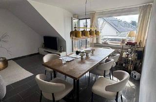 Wohnung kaufen in An Der Rheinbahn 17, 40670 Meerbusch, Meerbusch - Investition mit Herz - Dachgeschosstraum mit Balkon - vermietet