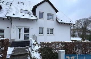 Wohnung kaufen in 58739 Wickede, Wickede: Vermietete 3-Zimmer-Eigentumswohnng mit Balkon, Stellplatz und Staffelmietvertrag!