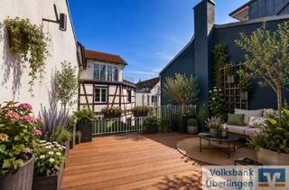 Wohnung kaufen in 78462 Konstanz, Einmalige und exklusive Altstadtwohnung mit Dachterrasse & Balkon