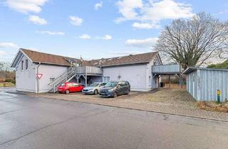 Wohnung kaufen in 24811 Owschlag, Kapitalanlage: Vermietete 2-Zimmer-Dachgeschosswohnung mit Balkon und Stellplatz in Owschlag