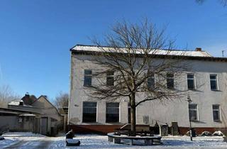 Haus kaufen in 15518 Briesen, Zum Großteil leerstehendes MFH 4-6 WE mit viel Potenzial