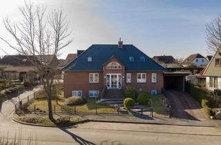 Einfamilienhaus kaufen in 23774 Heiligenhafen, Repräsentatives Einfamilienhaus mit Einliegerwohnung, Garage, Carport und Garten sehr nah zur Ostsee