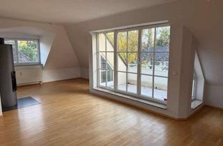 Wohnung kaufen in Otto-Lederer-Weg, 81827 Trudering-Riem, Dachgeschoss Wohnung - 3 Zimmern und Balkon in München-Trudering