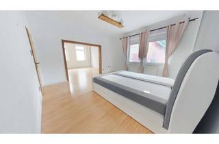 Wohnung mieten in 40597 Düsseldorf, Großzügige Maisonette Wohnung mit Austritt und viel Gestaltungsspielraum