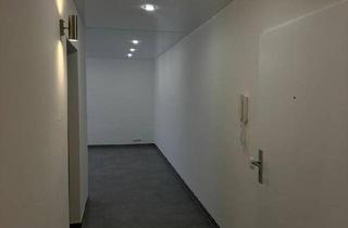 Wohnung kaufen in 66538 Neunkirchen, Neunkirchen - Renovierte Eigentumswohnung mit Balkon & Aufzug