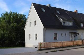 Doppelhaushälfte kaufen in 92342 Freystadt, Freystadt - NAH AM ZENTRUM UND SOFORT FREI: Traditionelle DHH in ruhiger Lage