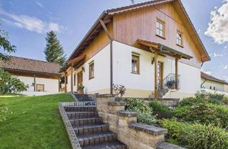 Einfamilienhaus kaufen in 82281 Egenhofen, Egenhofen - Viel Raum für Familie und Ideen - Einfamilienhaus mit Einliegerwohnung, Garten und Nebengebäude