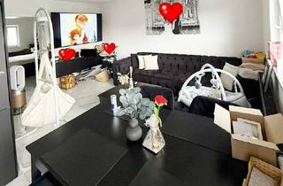 Wohnung kaufen in 86159 Augsburg, Augsburg - Kernsanierte Modisch Möblierte 2 - Zimmerwohnung