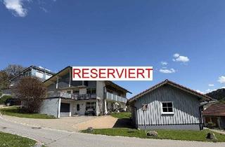 Mehrfamilienhaus kaufen in 88167 Grünenbach, Grünenbach - Großes Mehrfamilienhaus in toller, ländlicher Lage mit Weitblick, incl. Bauplatz !