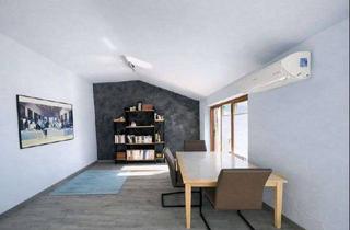 Wohnung kaufen in 75180 Pforzheim, Wohnen über den Dächern: Helle 2-Zimmer-Wohnung mit Dachterrasse und Tiefgarage in Bestlage