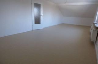 Wohnung mieten in Max-Rinck-Str. 21, 95030 Innenstadt, Gemütliche Dachgeschosswohnung im ruhigen Neuhof