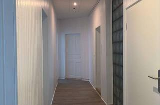 Wohnung mieten in Iltisstraße 58, 24143 Gaarden-Ost, Attraktive 4-Zimmer-Wohnung mit zwei Loggien in Kiel-Gaarden – WG-geeignet